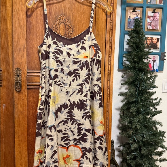 HD in Paris Floral Dress with Cream and Orange Accents - Picture 4 of 9